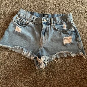 Urban outfitters size 28 Jean shorts. Super cute on never been worn
